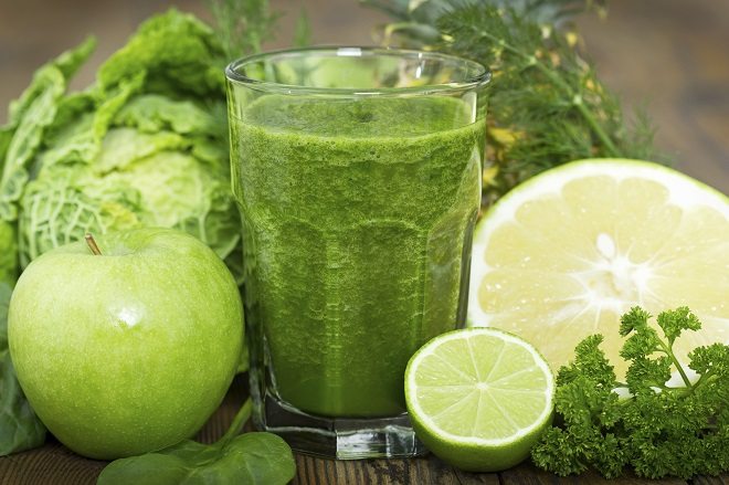 Suco verde: conheça os benefícios de inserir essa bebida na sua dieta